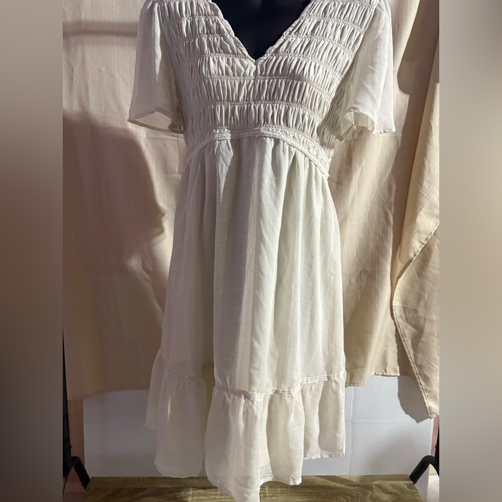 Smocked Off White Short Sleeve Midi Summer Dress‎ Size Medium - Picture 4 of 13